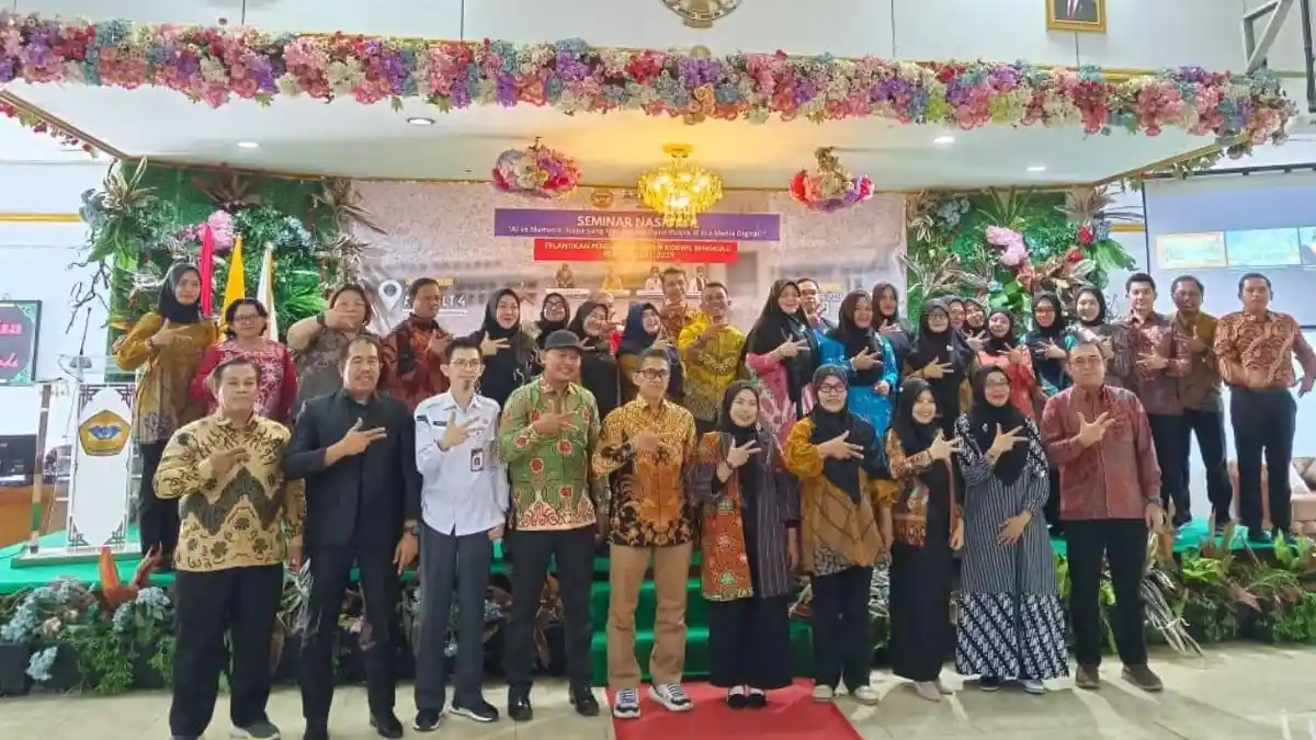 Pelantikan Aspikom Bengkulu 2025–2029, Soroti Pembaruan Kurikulum Ilmu Komunikasi   Artikel ini telah tayang di Tribunbengkulu.com dengan judul Pelantikan Aspikom Bengkulu 2025–2029, Soroti Pembaruan Kurikulum Ilmu Komunikasi, https://bengkulu.tribunnews.com/kota-bengkulu/97262/pelantikan-aspikom-bengkulu-20252029-soroti-pembaruan-kurikulum-ilmu-komunikasi